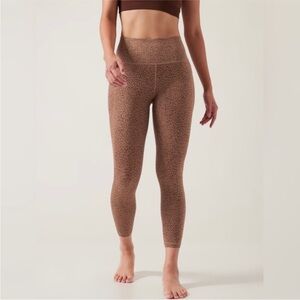 Athleta Salutation Animal Print Leggings w/ Stash Pockets Womens Size M
